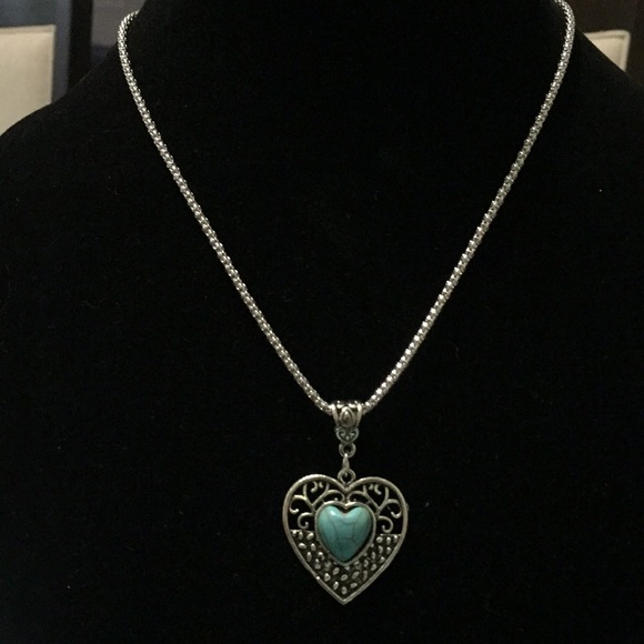 GIFT IDEA Heart Semiprecious Stone Necklace - Picture 4 of 4